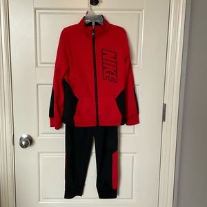 Nike 7L boys matching set sweater and pants